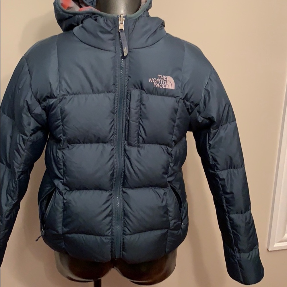 Like new .North face reversible down jacket